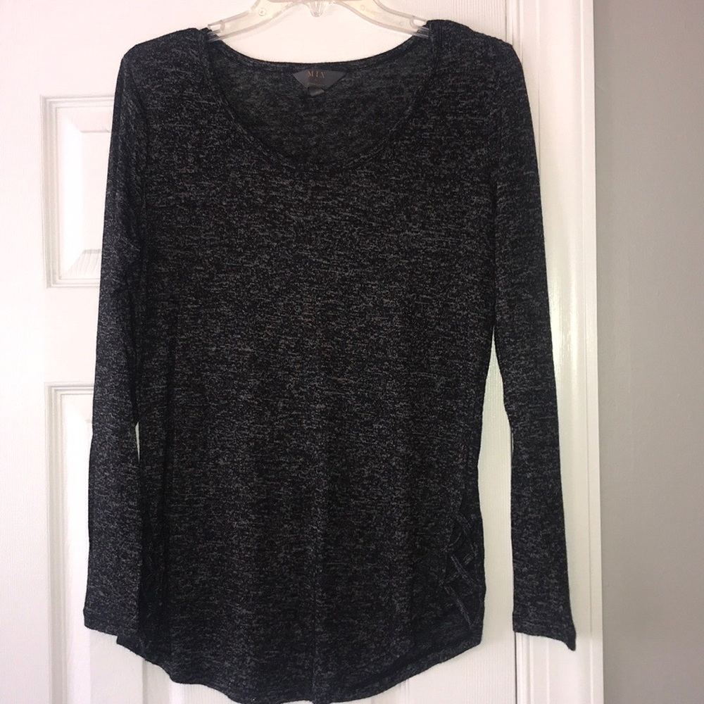 Mix By 41 Hawthorn Mccormick Side Detail Knit Top.